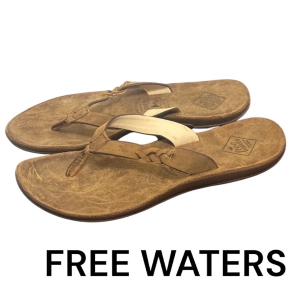 New Free Waters signature leather thong sandals Sz 6 display Responsibly Sourced